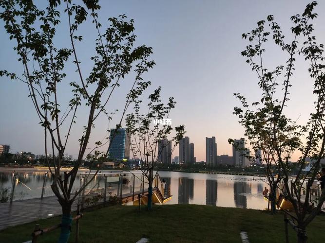 网红公园 汇龙湖公园 遛娃乘凉好去处_遛娃_汇龙湖公园_育儿经验_育儿