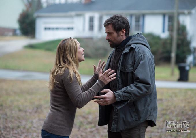 《囚徒》曝海量剧照 杰克曼&吉伦哈尔愤怒对峙