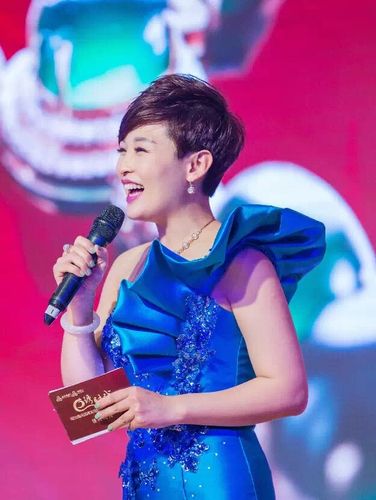 厦门移动电视台主持人李虹瑶沐子