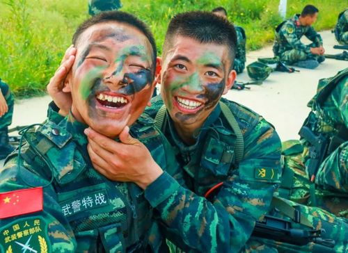 世界微笑日|中国军人,你笑起来真好看