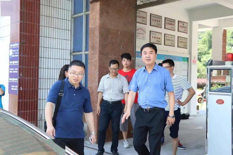 钱强副校长慰问"绘暖向南"暑期社会实践队