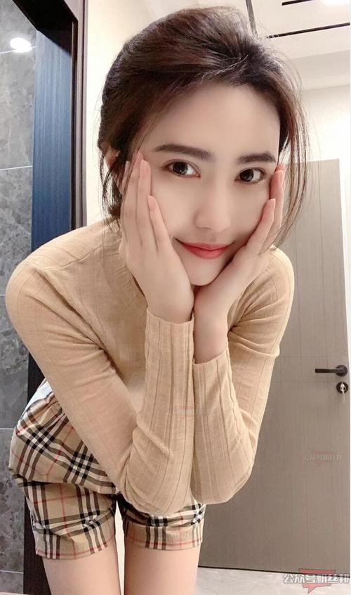 快手顽皮小丹丹和60岁榜一老头恋爱假称怀孕让其离婚上新闻被追回100