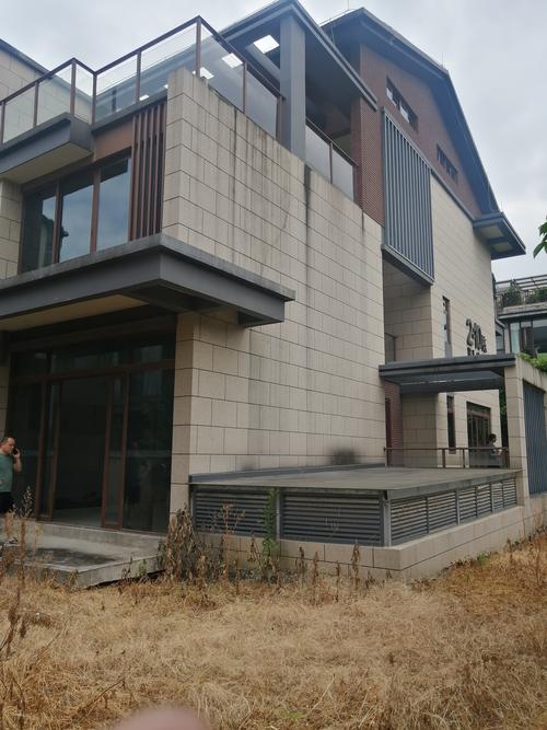 荣和林溪府联体别墅3层半4房2厅4卫300平急售598万