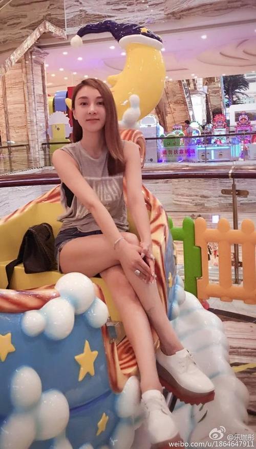 李念离婚?刚出名就嫁富豪 这位琼瑶女郎就比她幸运(4)