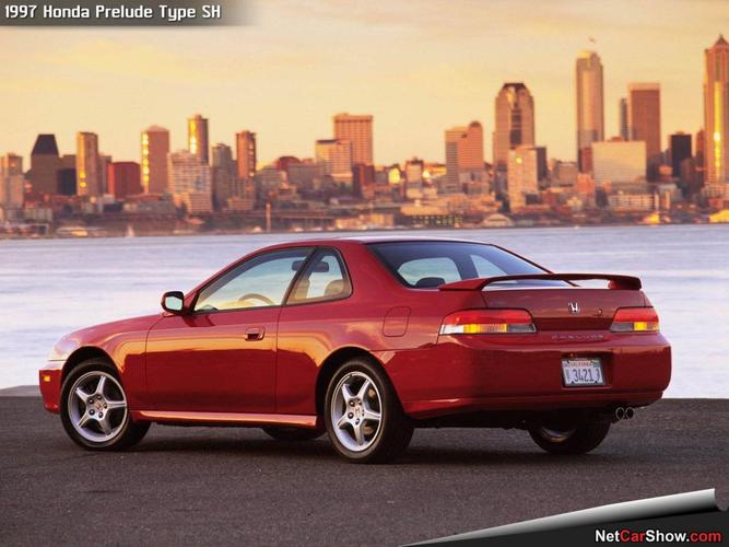 本田prelude俱乐部在路上