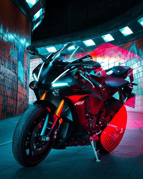 黑色的雅马哈r1机车美图derhustler