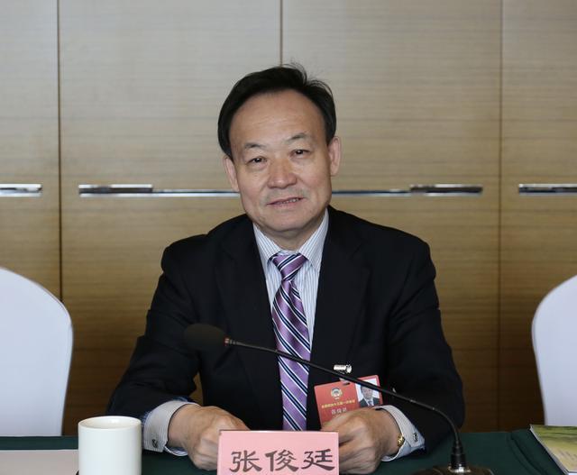 张俊廷委员建议:加快完善专科医师规范化培训体系 避免眼高手低