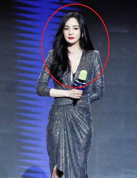 杨幂参加活动造型生图流出离开工作室的精修这颜值是认真的吗