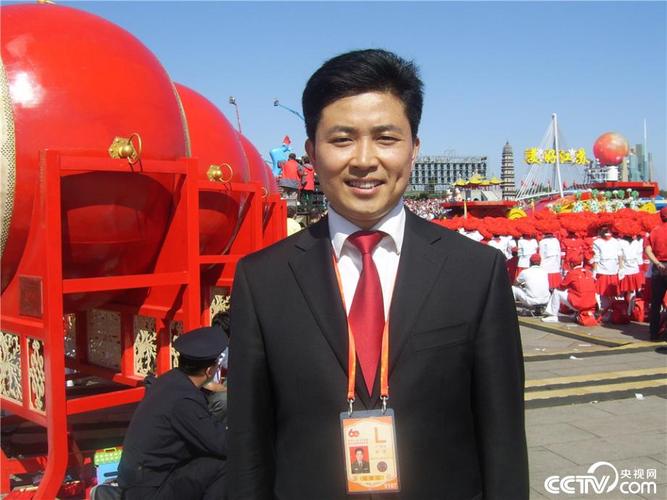 中央电视台国防军事频道主持人周雷高清图集