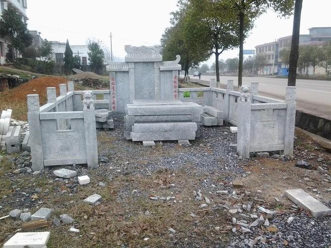 热卖郴州天然大理石修墓碑刻字耒阳传统农村土葬墓地定制组合麻石墓园