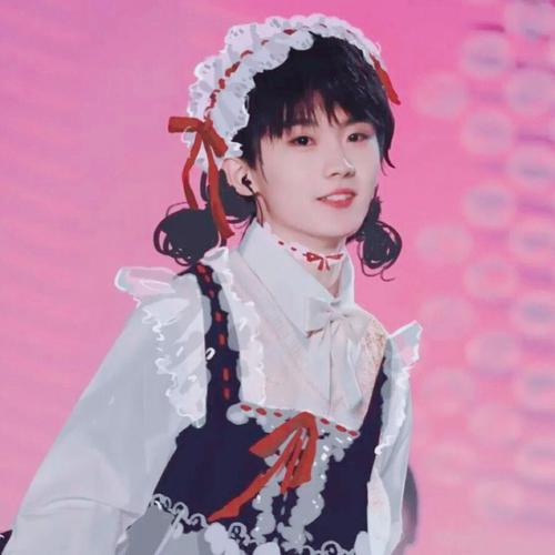 时代少年团队长马嘉祺气质与女装