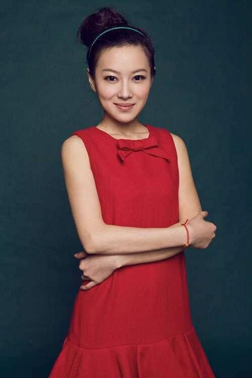 青年演员陈圆媛;世界小姐,影视演员王卓娅一身红色服装出现火爆网络