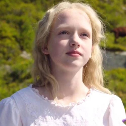 由阿兰·葛斯彭纳执导,佩特拉·比翁迪娜·沃尔普编剧,阿努克·斯特芬