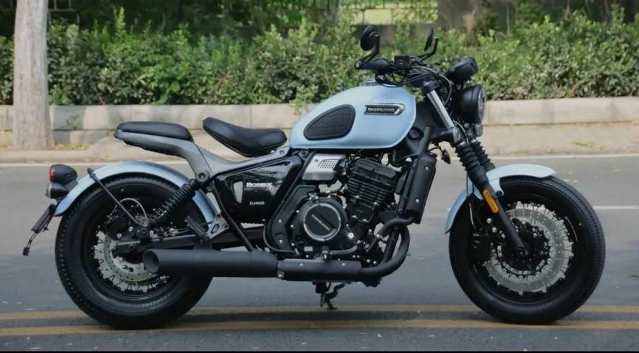 复古试驾(六)英伦绅士-凯旋 bonneville bobber