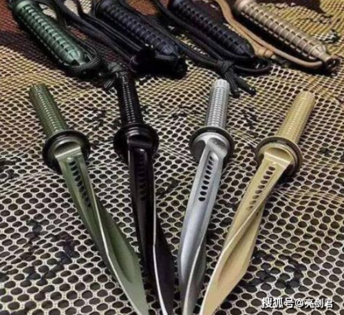 原创被误读的三棱军刺,低成本装备杀伤力不如刺刀,不开刃因为含砷