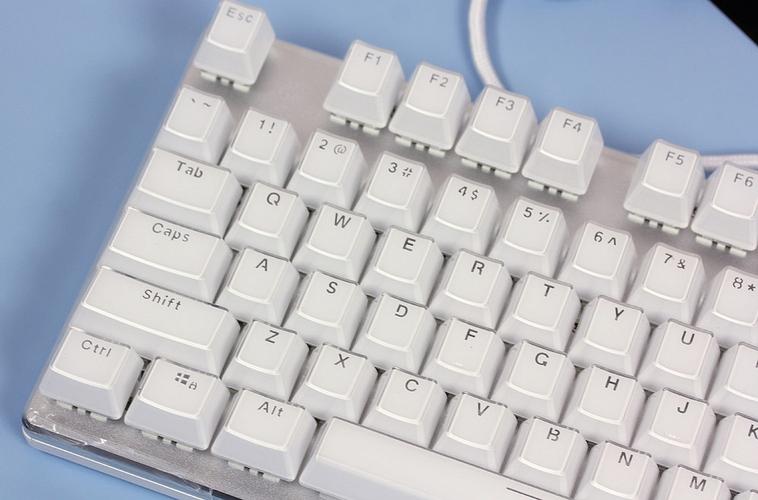 独特幻彩 雷柏v700rgb冰晶版机械键盘评测