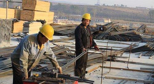 农民工在工地干活,钢筋工是工资最低的吗?是怎样一个行情?