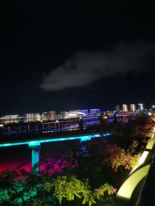 15汕尾星河湾荧光夜徒照片集锦 写美篇汕尾星河湾的无敌夜景,配上我们