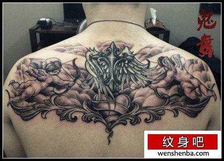 男性后背可爱的小天使纹身图案