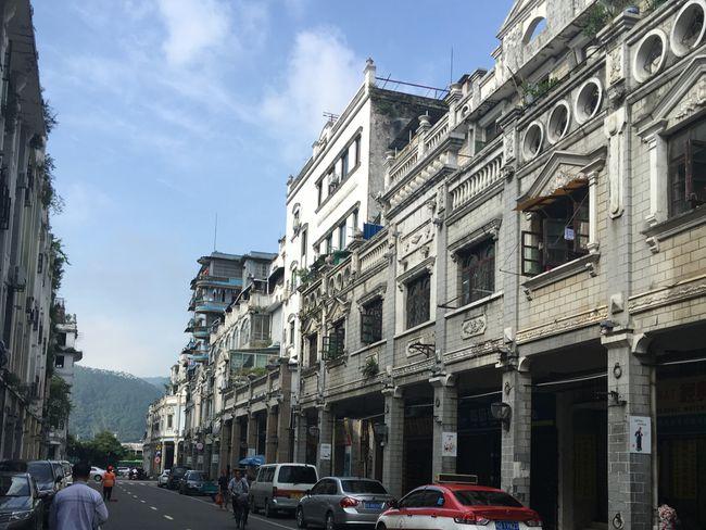 广西梧州的骑楼城,和中国第二早建成的中山纪念堂