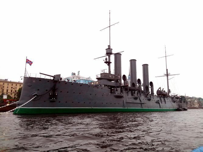 阿芙乐尔号巡洋舰十月革命的第一声炮响从这里发出