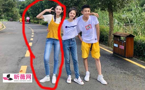 王玉雯身高172cm,身材修长,拥有一双又细又长的大美腿.