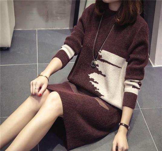25岁以上的女生穿衣别太幼稚,这样的文艺范毛衣才最适合你
