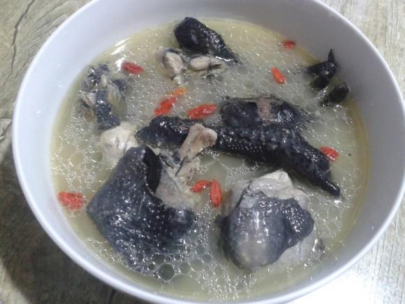 芝麻枸杞乌鸡汤