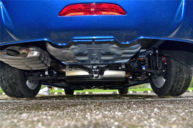 别克威朗pro和pro gs的整体内饰结构完全一致,除了起售版的别克威朗