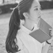 长发女生黑白侧脸头像 女生长发黑白头像