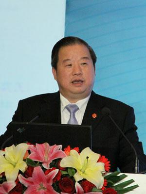 傅军:用团队专业化来防范多元化风险