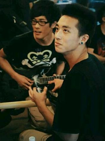 许魏洲出道前后模样变化大网友他真得是纯天然帅哥吗