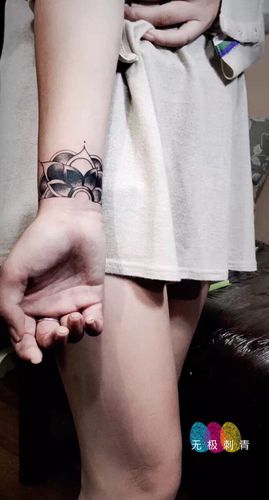 手腕纹身 手环纹身 美女纹身 小清新纹身 无极刺青