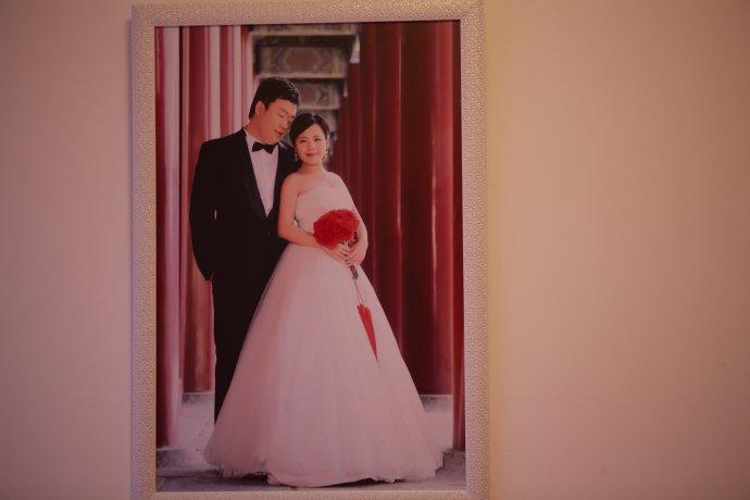 新房里的结婚照