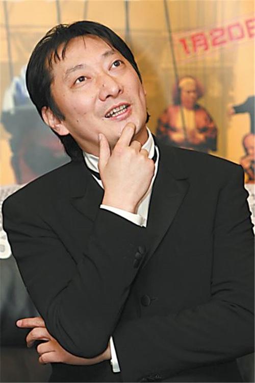 一辈子搞笑的九孔,如今为了某些事只好淡出台湾演艺圈,现在的他变成了