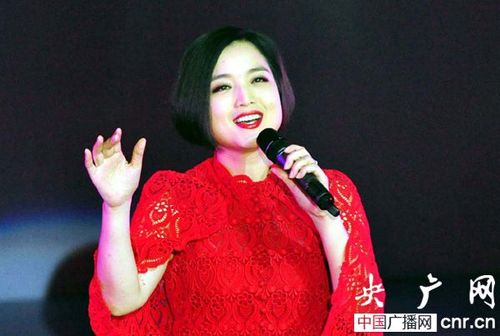 独唱《今天是你的生日》(演唱:白雪)