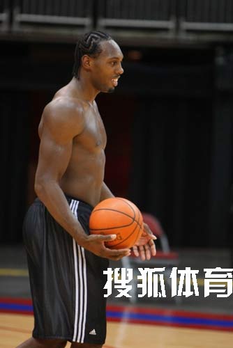 火箭也有肌肉棒子