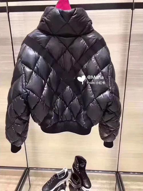 chanel 2019秋冬山茶花刺绣羽绒服_山茶花_羽绒服_刺绣_香奈儿怎么样