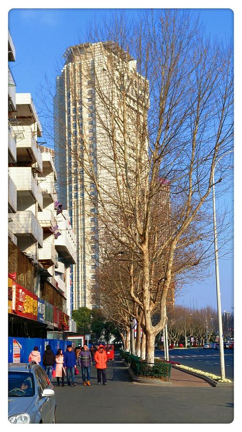 美丽的的淮安城,苏北的一颗明星,我用手机扫拍,淮安市内,淮海东路街景