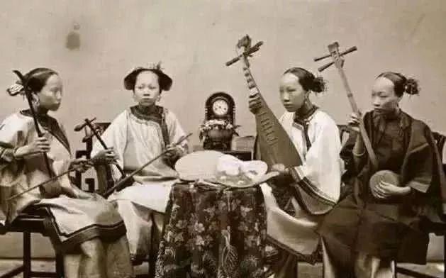 30张古代青楼女子真实样子的旧照:长相漂亮,才艺无双,身世可怜