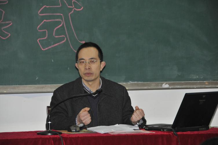 刘强校长发表讲话.