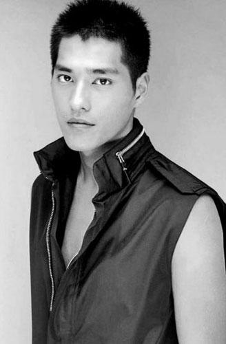 蓝正龙个人资料图片:蓝正龙是著名的男演员,歌手,出生于1979年03月01