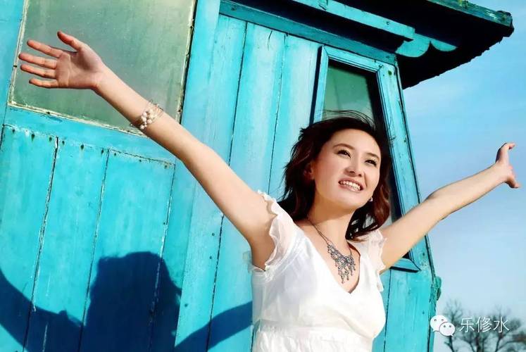 修水籍知名女歌手周子琪携新歌做客乐修水