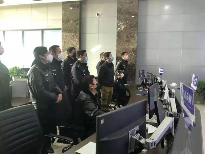 1月29日,他发现杭黄高铁g7791次列车上,有一名安徽籍乘客确诊为新型