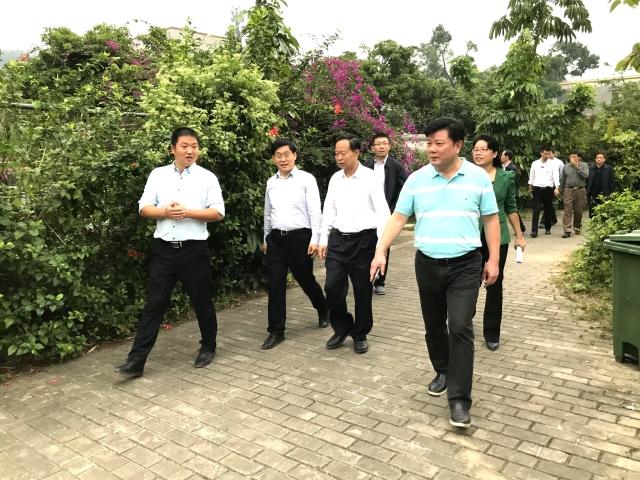 热烈欢迎国家农业部常务副书记潘学峰等一行领导来十里莲江调研