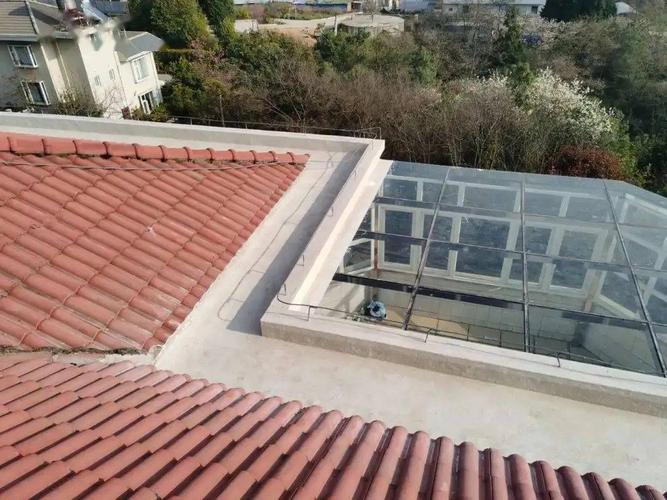 斜屋面天沟渗漏维修,找准渗漏根源很重要!