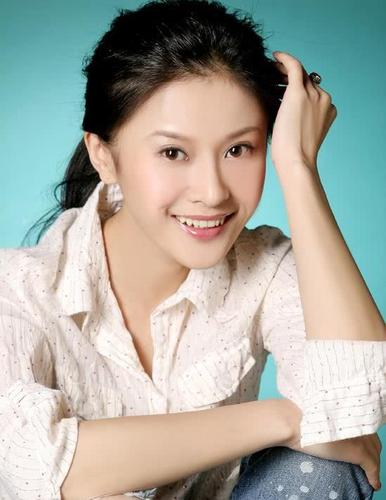 何晶 《血战到底之壮丁也是兵》中饰 孟喜妹.