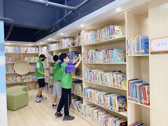 南仙社区开展春泥计划蒲公英课堂之劳动美图书管理员活动