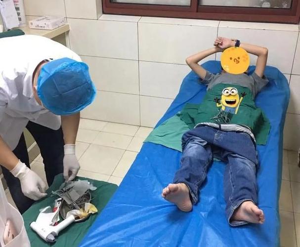 暑假到了男孩包皮割还是不割听听医生怎么说