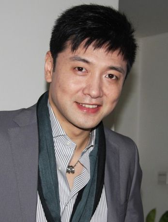 王策  